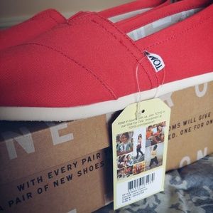 New canvas Coral Toms